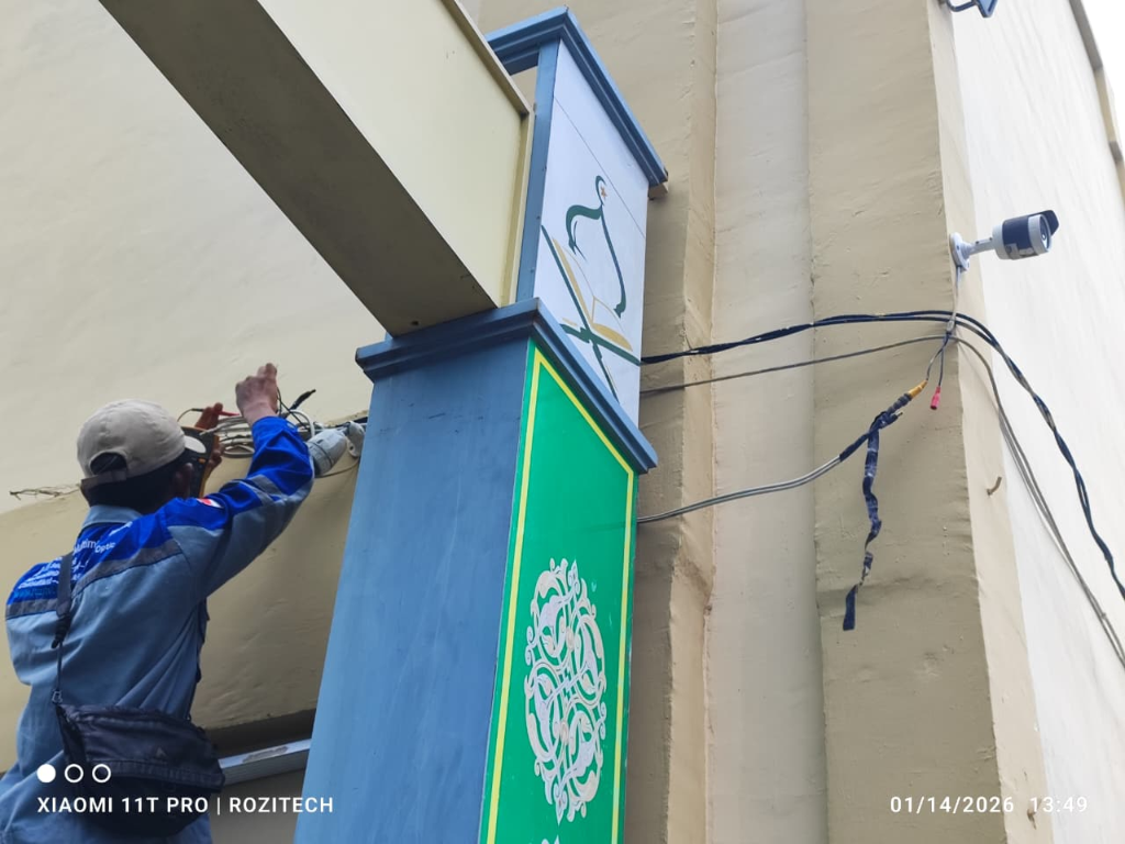 HEBANG GRESIK PROJECT — INSTALASI INFRASTRUKTUR JARINGAN FIBER OPTIC, TIANG OUTDOOR, SERVER & CCTV - Slide 1